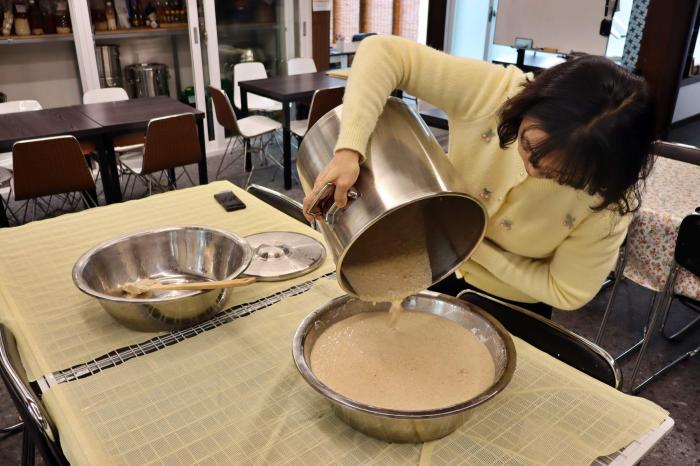 금창막걸리를 제조하는 나윤경 대표 출처비즈인천