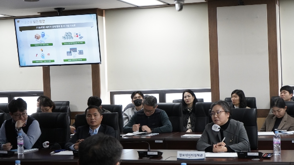 관세청, 인공지능(AI)으로 엑스레이(X-ray) 판독 혁신…통관 영상관리 솔루션 실증 확산 및 고도화 추진 기사 이미지