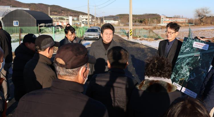 인천 중구, ‘운북동 벌판마을’ 도로 환경 개선‥준공 현장 점검 기사 이미지