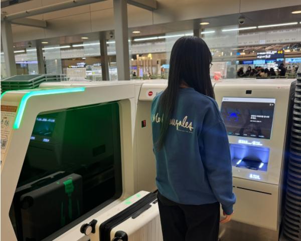 인천공항, 셀프백드랍 안면인식 서비스 개시...출국 수속시간 단축 기대 기사 이미지