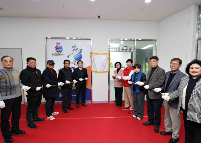 인천 동구, ‘꿈드림 스크린 파크골프장’ 개장 기사 이미지